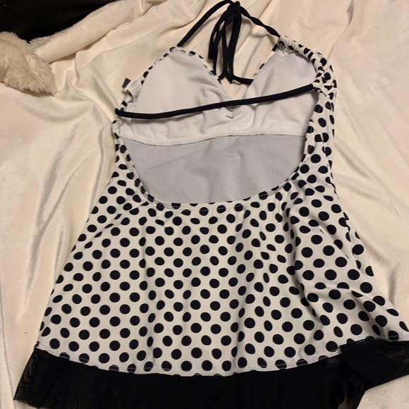 Kenneth Cole skirted one piece sz sml - Picture 4 of 6